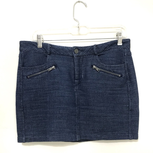 Guess Mini Skirt - Picture 3 of 8